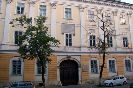 Alertă cu bombă la Liceul Teoretic „Báthory István” din Cluj-Napoca. Elevii au fost trimiși acasă, polițiștii au făcut verificări