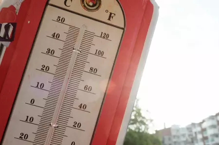 Zece județe intră miercuri, de la ora 12, sub cod galben: temperaturile urcă la 35 de grade, iar în București ajung la 30