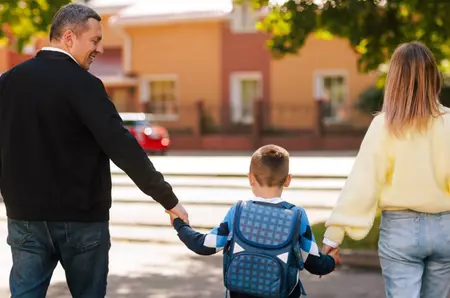 Este prima zi de școală zi liberă pentru părinți în 2026? Cursurile încep în data de 7 septembrie