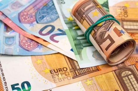 Un bărbat va primi 2.000 de euro pe lună până în 2031 fără să muncească, după ce i-au ieșit șase numere la loterie, în Austria