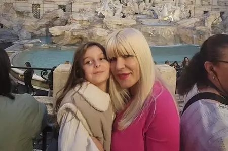 Ultima oră! Elena Udrea a plecat din țară și a explicat totul într-un mesaj scurt și la obiect! Val de reacții