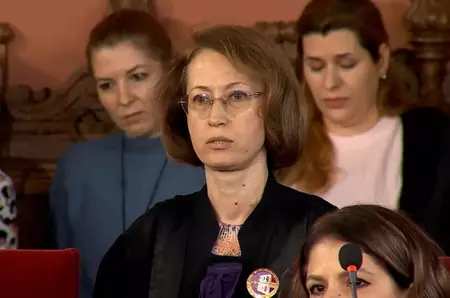 Ce s-a aflat despre Raluca Moroșanu, magistrata care a sfidat regulile nescrise și a îndrăznit să scoată la lumină secrete nebănuite. Povestea ei ascunde momente halucinante și un trecut incredibil