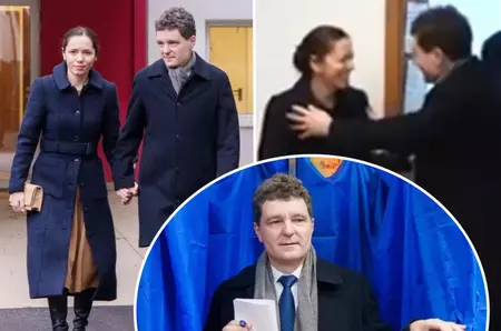 Deși a mers la vot cu Nicușor Dan, partenera președintelui, Mirabela Grădinaru, NU a votat. Ce a făcut, de fapt, cât timp el a intrat în cabina de vot / Foto