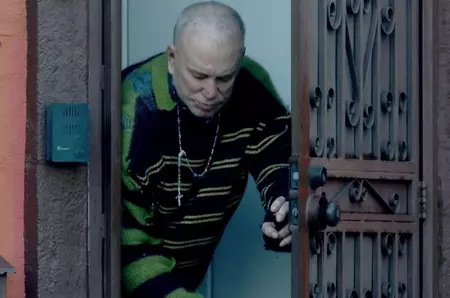 A rămas fără bani, fără prieteni, fără tot! Are datorii uriașe și nici nu mai iese din casă. Spune sincer, îl mai recunoști? Cea mai recentă poză cu el s-a viralizat pe internet / Foto