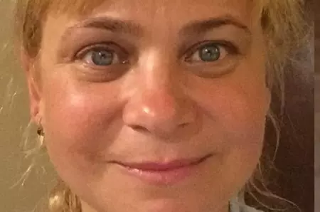 „Doctorul m-a întrebat: «Unde e tumora? Ce ai făcut cu ea?». I-am zis: «Eu vă spun ce am făcut, dar nu o să mă credeți»” A fost depistată cu cancer, cu o tumoră de 8 centimetri, dar Anca Sigartău i-a uimit și pe medici! Cum a reușit actrița să scape de cumplita boală