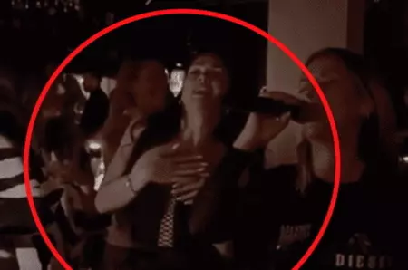 A făcut show într-un club din București! Oamenii au crezut că nu văd bine, dar ea era... Și-a lăsat copiii acasă și a rupt ringul de dans! Foto