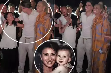 Cu mama și cu bona Nuți în brațe, Laurențiu Reghecampf Jr. și-a serbat majoratul cu peste 100 de invitați, la vila din Snagov a mamei sale, Anamaria Prodan. Tânărul s-a distrat alături de prieteni și apropiați, dar un detaliu le-a atras atenția tuturor / FOTO