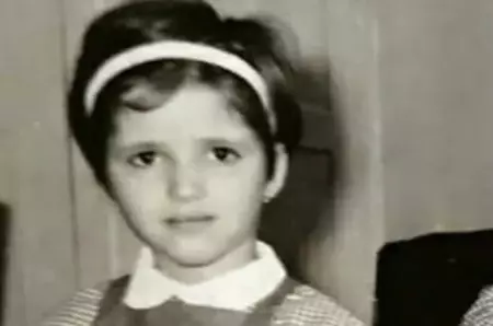 „Eu nu pot s-o numesc mamă, doar femeie... Mă bătea pe coloană, să mor mai repede”. Dezvăluiri tulburătoare făcută de o celebră artistă din România