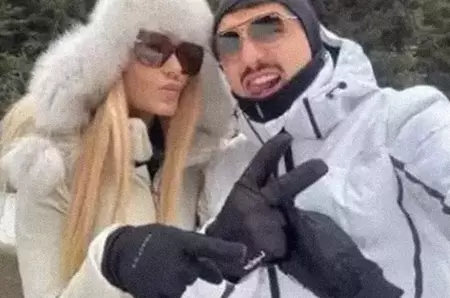 Și-a făcut iubit de vârsta băiatului ei?! Vedeta noastră nu se mai ascunde! „Important e că sunt fericită”