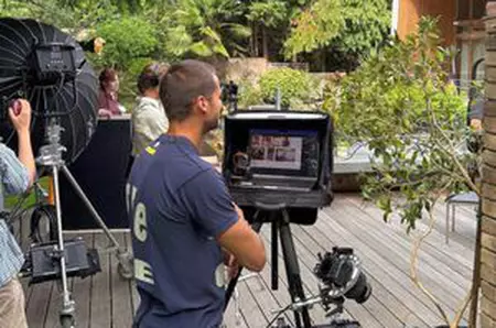 Acum 5 luni câștiga Europa League, apoi s-a retras la 26 de ani pentru a deveni fotograf și regizor!