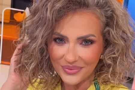 Raiul pe pământ! Mirela Vaida trăiește într-o casă de vis, cu 5 camere, perete de sticlă spre pădure și piscină de 30.000 €. Cum arată locuința vedetei [GALERIE FOTO]