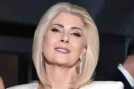 Alessandra Stoicescu, apariție de mii de euro la un eveniment monden. Cât a costat rochia cu decolteu abisal purtată de vedeta Antena 1