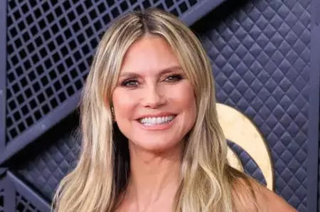 Heidi Klum, apariție «aproape goală» la Grammy 2026! Rochia din latex și ținuta ținută în piercinguri care au șocat audiența
