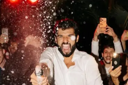 Richard Abou Zaki a dat o petrecere de 30 de ani cum rar vezi! 10.000 mp, 25 de artiști și 12 chefi au fost parte din evenimentul spectaculos. Vezi imaginile!