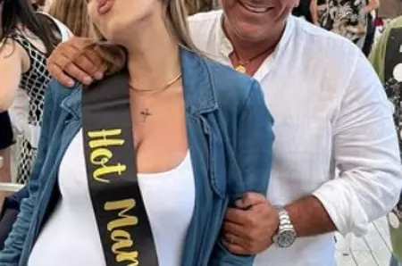 Ce diferență de vârstă există între Roxana Nemeș și soțul său, Călin Hagima. Artista a devenit mamă de gemeni