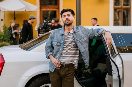 Cine este actorul care și-a pierdut viața după ce a jucat o zi pentru filmul „Băiat de milioane”! Mircea Bravo a dezvăluit totul: „A fost un șoc”