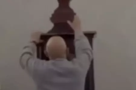 Un nou incident cu un preot lovit de cruce! Ce se întâmplă cu bărbatul în aceste momente