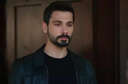 Deniz Can Aktaş, protagonistul serialului turcesc “Dragoste fără hotare”, schimbare spectaculoasă de look! Iată cum arată chipeșul actor în prezent