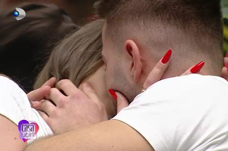 Alexandru și Jaqueline, sărut pasional în „Casa iubirii”! Cum se simte concurentul după ce s-a împăcat cu Jaqueline: „Sunt cel mai complet om”