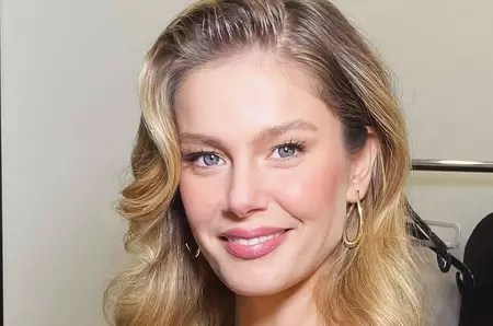 Cum arăta Burcu Biricik, protagonista serialului &quot;Fata de la fereastră&quot;, în urmă cu aproape două decenii, la început de carieră