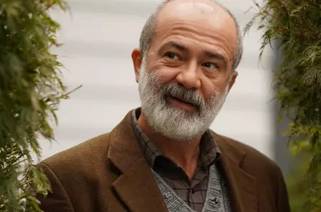 Cine este și câți ani are Durul Bazan, actorul care joacă rolul İsmail Varlı în serialul turcesc „Dragostea te va face să plângi”