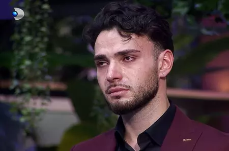 Valentin izbucnește în lacrimi după ce Andreea Mantea anunță cine pleacă acasă! Incredibil ce se va întâmpla duminică, 1 februarie, în „Casa iubirii”, de la 16:00 și 19:00, la Kanal D