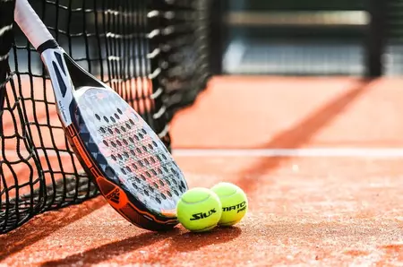 Un legendar tenismen a murit. A făcut istorie la Roland-Garros