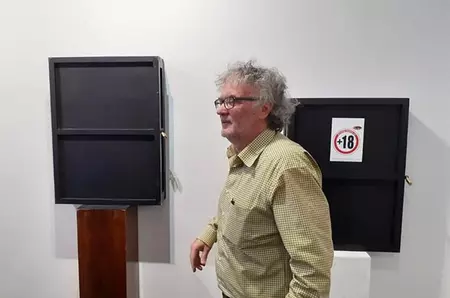 Artistul Lucian Irimescu este profesorul reținut de DIICOT pentru relații intime cu o elevă de 16 ani