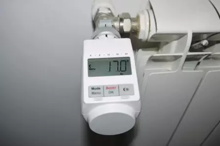 Obligativitatea repartitoarelor se amână. Românii care le-au instalat plătesc la fel de mult