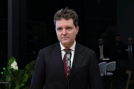 Nicușor Dan a recunoscut că are datorii către stat pentru casa din Predeal: Sunt încă restant și cu mașina care a rămas la Făgăraș