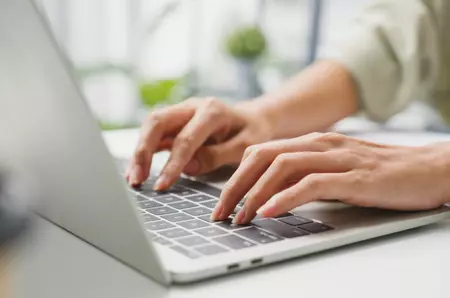 Toate greșelile care scurtează viața unui laptop. Ce să faci și ce să nu faci