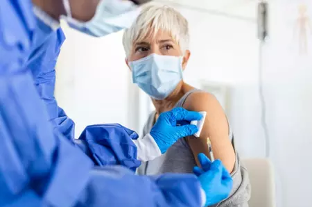 Vaccinurile împotriva cancerului, la un pas să ajungă pe piață. Speranță pentru milioane de pacienți