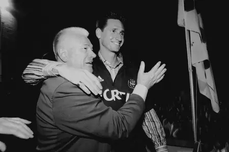 Doliu în fotbal. Internaționalul Glen De Boeck s-a stins la 54 de ani după o hemoragie cerebrală