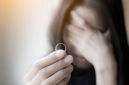 DIVORŢUL ANULUI anului în lumea mondenă de la noi! Au pus capăt unei căsnicii de 10 ani, deşi au împreună TREI COPII!