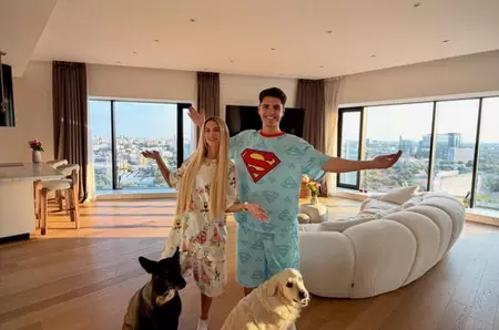 Pur și simplu WOW! Vloggerul Petruț Bisoi s-a mutat într-un penthouse de 300 de mp care arată ca în filme! Are saună, sală de forță și vedere spre Herăstrău / GALERIE FOTO