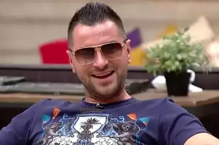 Cine își mai aduce aminte de Fizz?  A vândut celebra haină de blană și s-a retras din muzică. E total schimbat acum