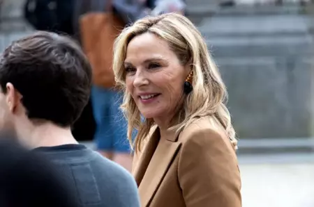 Kim Cattrall, în costum de baie la 70 de ani: cum se menține în formă actrița din „Sex and the City”