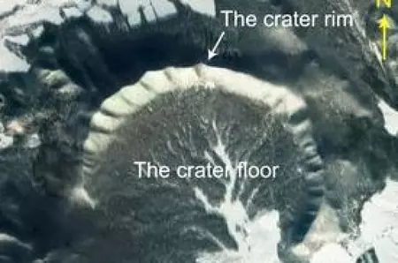 Crater de impact în formă de potcoavă, descoperit în...
