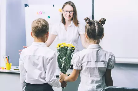 Ziua Învățătorului, 5 iunie. Zi liberă pentru elevi şi profesori