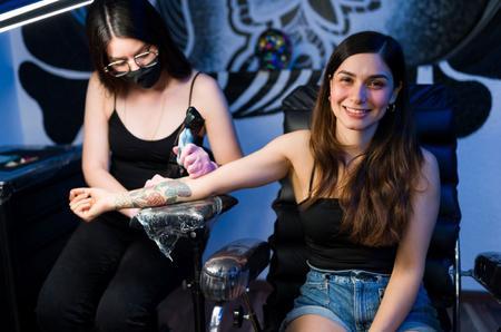 De ce se tatuează oamenii – simbolistica tatuajelor