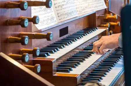 Ce înseamnă când visezi orgă