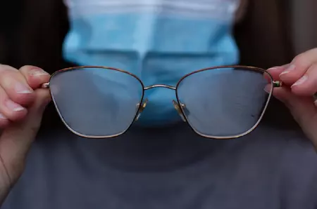 Cum previi aburirea ochelarilor