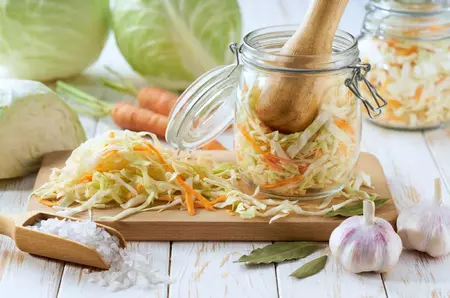 Varză murată tocată la borcan - rețetă