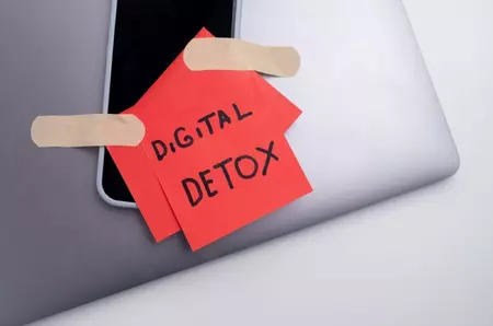 Detoxing digital: Cum să nu mai pierzi ore pe rețelele sociale fără să știi