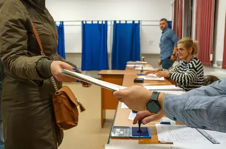 Cum poți deveni membru în secțiile de votare la alegerile pentru Primăria București și cât se câștigă