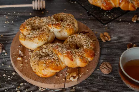 De ce se fac mucenicii în formă de 8