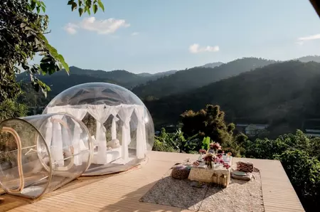 Ce este glamping și ce avantaje are