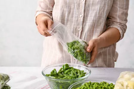 Cum se congelează fasolea verde ca să-și păstreze culoarea și textura