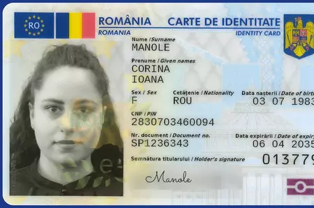 Care este diferenţa între cartea electronică de identitate şi cartea de identitate simplă