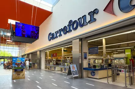 Ce nume vor avea magazinele Carrefour, după ce au fost cumpărate de frații Pavăl, proprietarii Dedeman